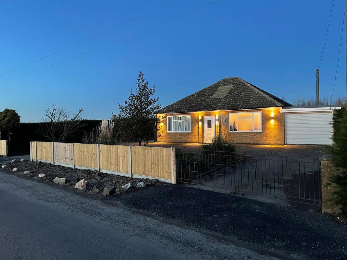 بوسطن 2 Bedroom Detached Bungalow With Hot Tub And Secure Garden And Parking - Pet Friendly On 7 Acres Of Land المظهر الخارجي الصورة